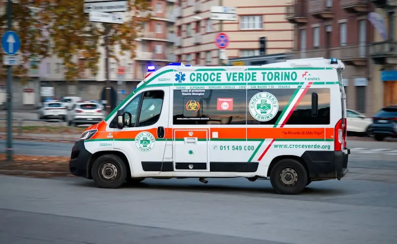 Decoding Italian Pharmacy Hours and Emergency Medical Services